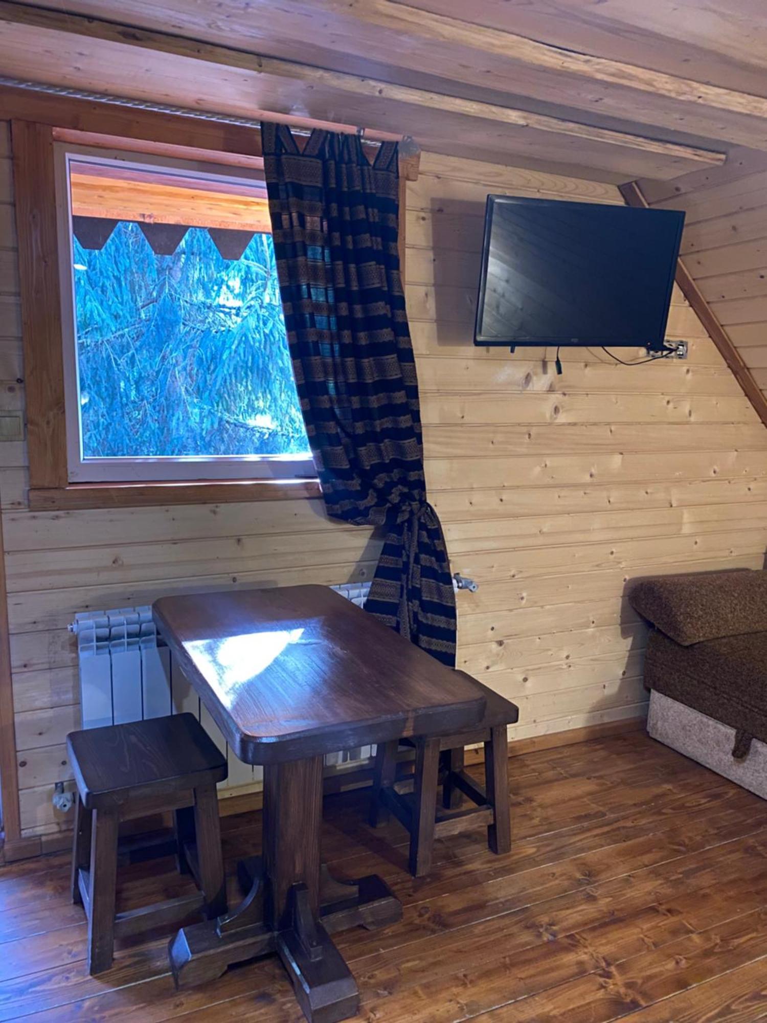 Номер 6 Садиба У Ані Synevyrsʼka Polyana Exteriör bild